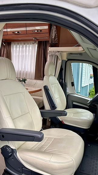 Eura Mobil Terrestra 640 VB | 3.0 160hk | 860kg lastvikt | 330Ah Lithium 4 of 17