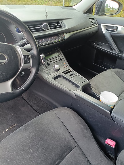 Lexus CT200h 7 of 8