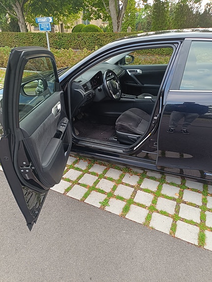 Lexus CT200h 6 of 8