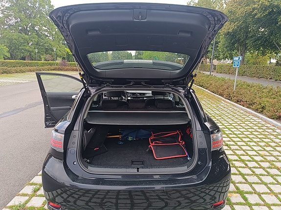Lexus CT200h 5 of 8