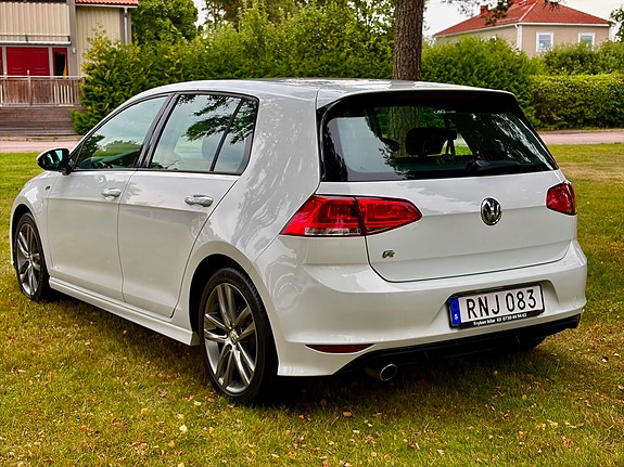 Volkswagen Golf VI 2 of 8