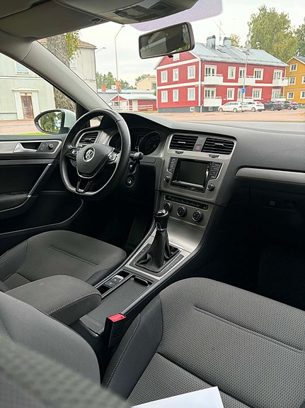 Volkswagen Golf VI 6 of 8
