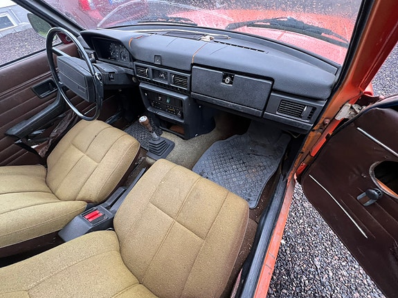 Volvo 242 17 of 24