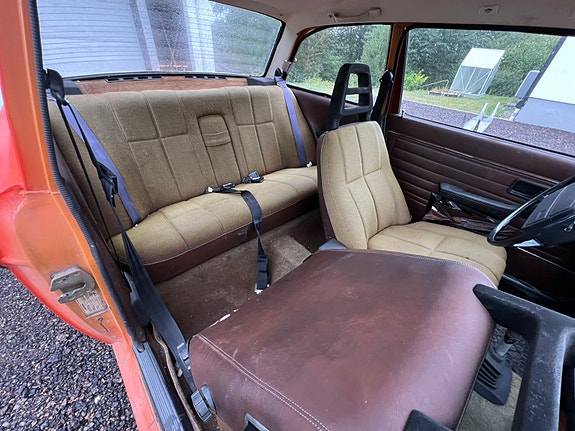 Volvo 242 18 of 24