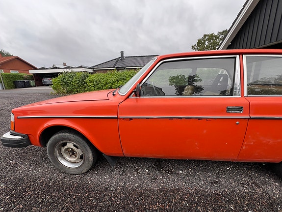 Volvo 242 10 of 24