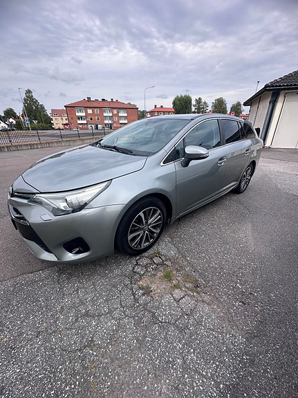 Toyota Avensis 5 of 7