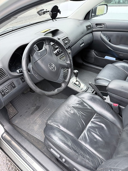 Toyota Avensis 4 of 11