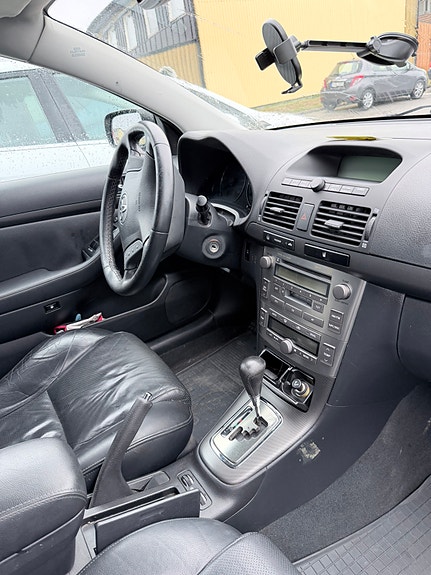 Toyota Avensis 9 of 11