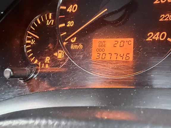 Toyota Avensis 2 of 11
