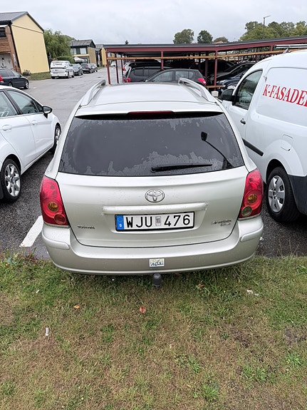 Toyota Avensis 8 of 11