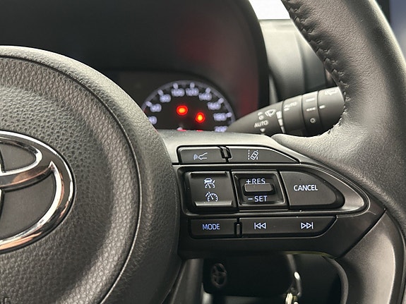 Toyota Yaris 16 of 30