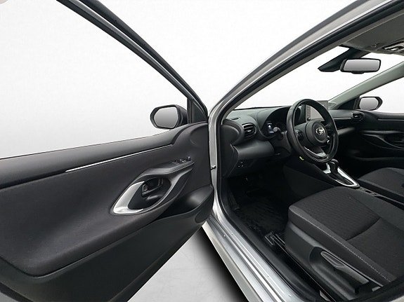 Toyota Yaris 9 of 30