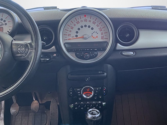 MINI Cooper 10 of 14