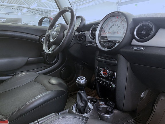 MINI Cooper 11 of 14