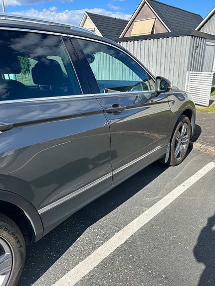 Volkswagen Tiguan 3 of 5