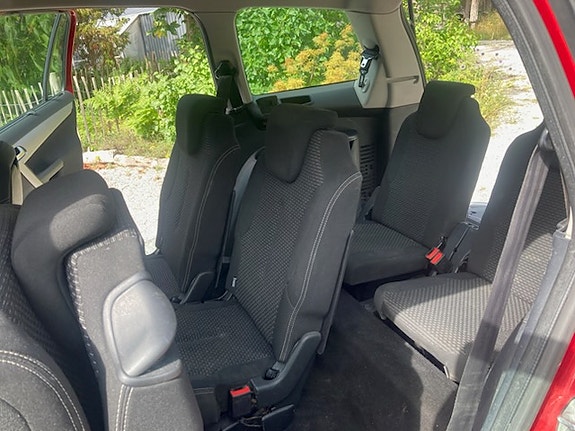 Citroen Grand C4 Picasso 7 of 8