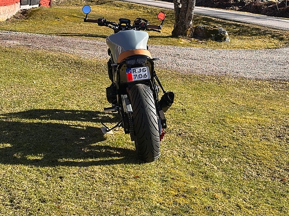 Yamaha FZS600 Fazer 3 of 6