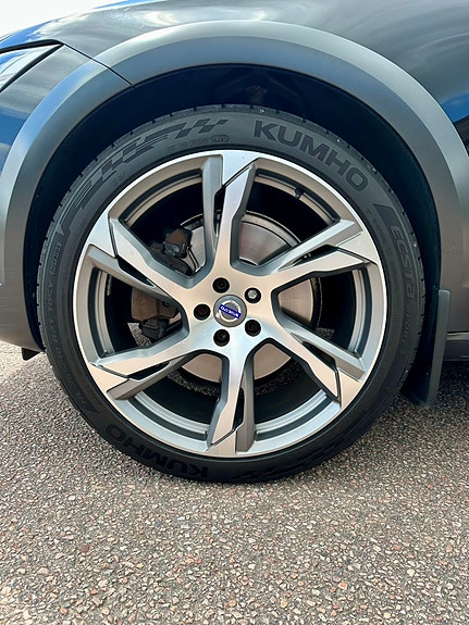 Volvo V90 Cross Country 7 of 9