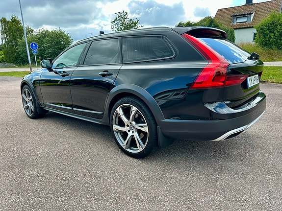 Volvo V90 Cross Country 6 of 9