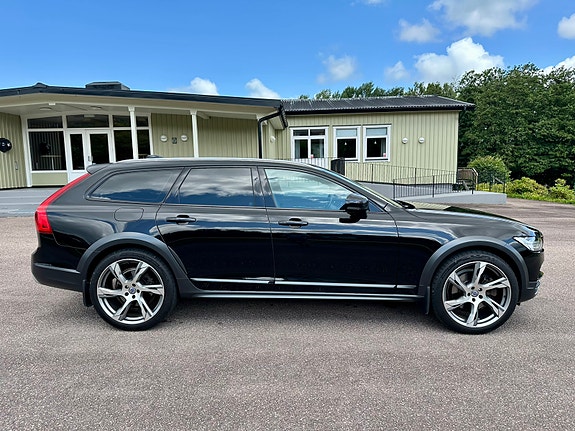 Volvo V90 Cross Country 5 of 9