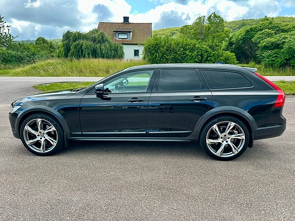 Volvo V90 Cross Country 4 of 9