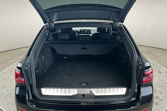 BMW 530e 14 of 28