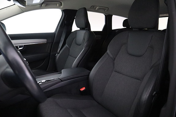 Volvo V90 Cross Country 12 of 24