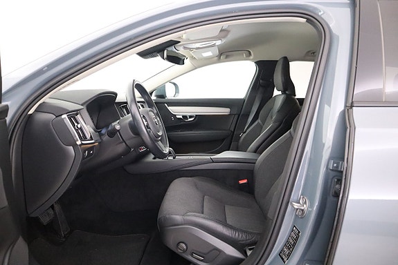 Volvo V90 Cross Country 11 of 24