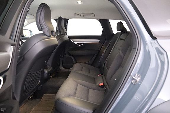 Volvo V90 Cross Country 13 of 24