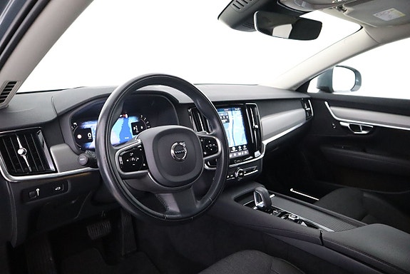 Volvo V90 Cross Country 10 of 24
