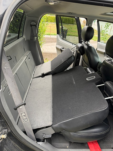 Ford Explorer 15 of 22