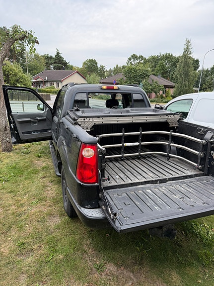 Ford Explorer 20 of 22