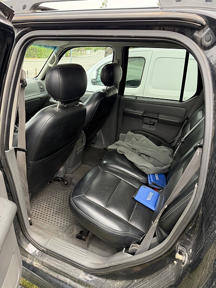 Ford Explorer 14 of 22