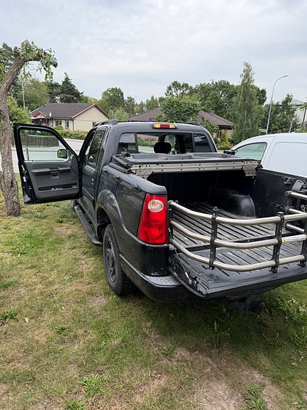 Ford Explorer 19 of 22