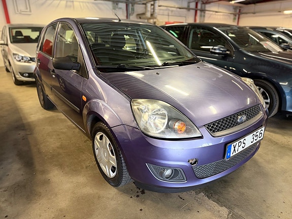 Ford Fiesta 2 of 10