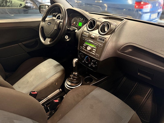 Ford Fiesta 8 of 10