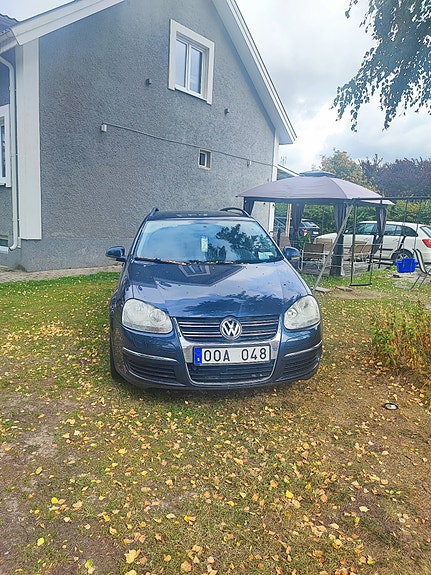 Volkswagen Golf V 3 of 8