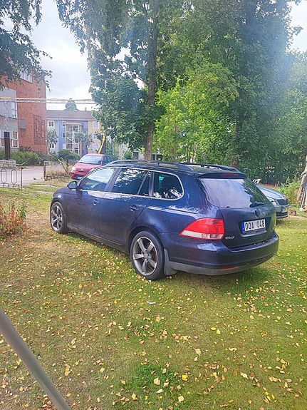 Volkswagen Golf V 5 of 8