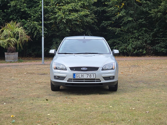 Ford Focus 2 of 22