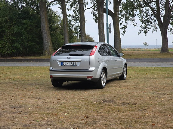 Ford Focus 9 of 22