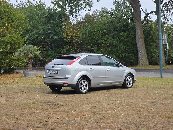 Ford Focus 8 of 22