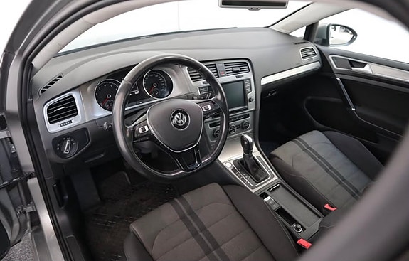 Volkswagen Golf VII 7 of 11