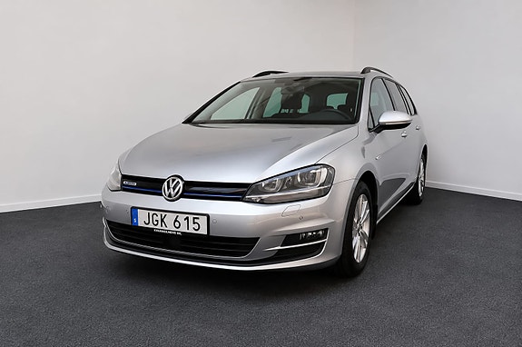 Volkswagen Golf VII 2 of 11