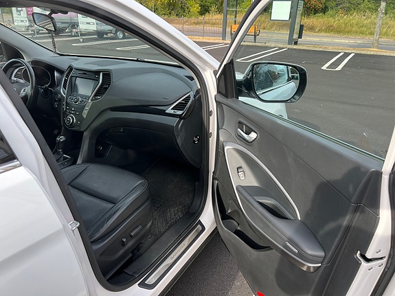 Hyundai Santa Fe 16 of 24