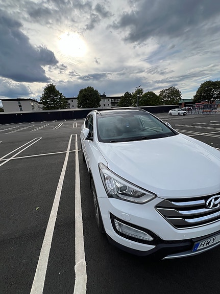 Hyundai Santa Fe 2 of 24