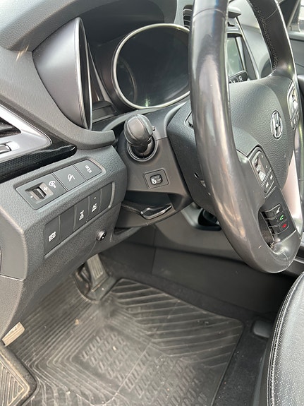 Hyundai Santa Fe 22 of 24