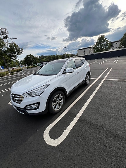 Hyundai Santa Fe 3 of 24