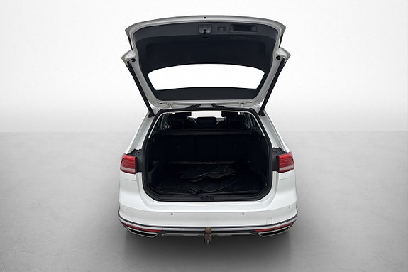 Volkswagen Passat Alltrack 27 of 27