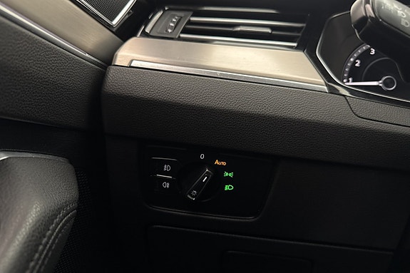 Volkswagen Passat Alltrack 10 of 27