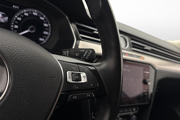 Volkswagen Passat Alltrack 12 of 27